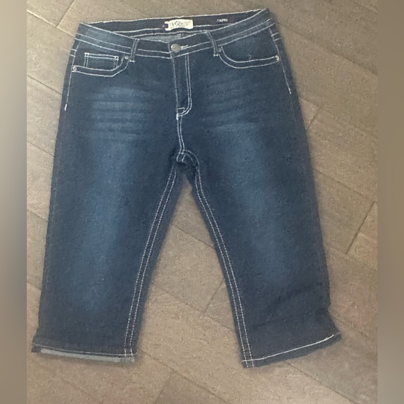 Capris - Picture 2 of 2